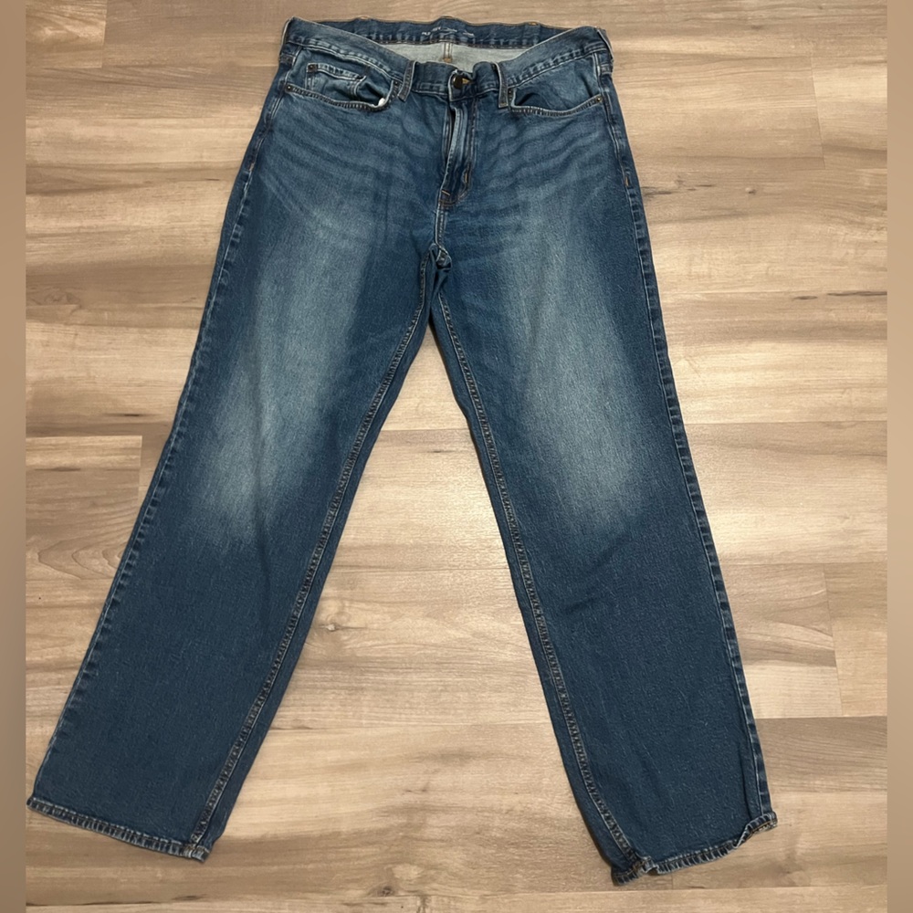 Old Navy Men's Relaxed Fit Blue Jeans